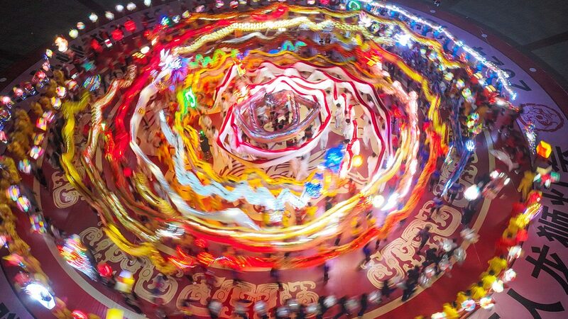 Espectaculares_Bailes_de_Dragones_y_Leones_Iluminan_la_Feria_de_Faroles_en_el_Centro_de_China