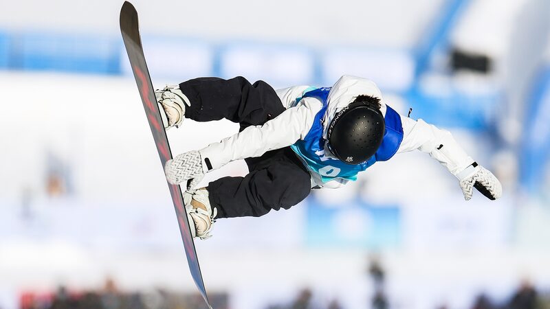 _Estrellas_chinas_del_snowboard_Cai_Xuetong_y_Wu_Shaotong_avanzan_a_las_finales_de_la_Copa_del_Mundo____