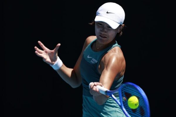 Estrellas de tenis chinas enfrentan reveses en el Abierto de Australia en individuales femeninos 🎾 Estrellas_de_tenis_chinas_enfrentan_reveses_en_el_Abierto_de_Australia_en_individuales_femeninos__