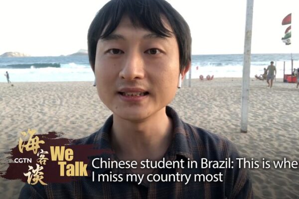 Estudiante_chino_en_Brasil__Momentos_en_que_ma_s_extran_o_mi_pai_s video poster