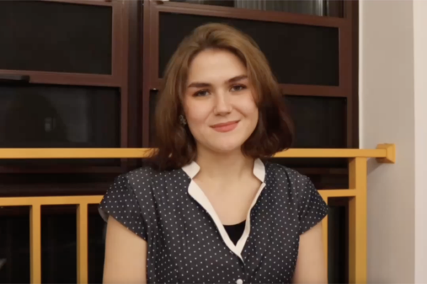 Estudiante rusa sueña en grande: ¡Voluntariado y Óscares en 2025! ✨ Estudiante_rusa_suen_a_en_grande___Voluntariado_y_O_scares_en_2025___ video poster
