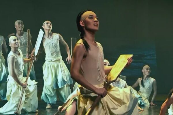 Estudiantes_dan_vida_a_la_historia_del_Gran_Canal_con_un_deslumbrante_baile_en_Hangzhou______