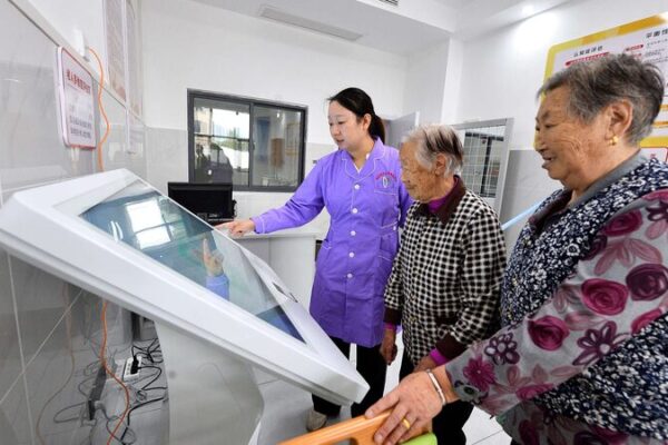 Evaluadores_Jo_venes_Transforman_el_Cuidado_de_Ancianos_en_China____