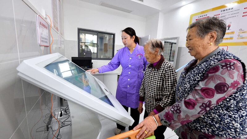 Evaluadores_Jo_venes_Transforman_el_Cuidado_de_Ancianos_en_China____