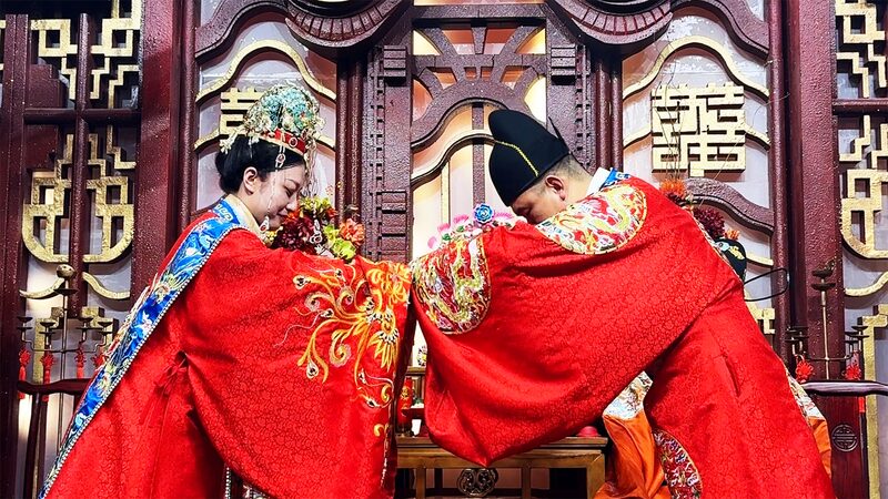 Experimenta_bodas_chinas_tradicionales_en_el_pueblo_Suzhuang_de_Shanxi video poster