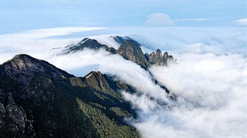 _Experimenta_el_encantador_Mar_de_Nubes_en_el_Monte_Yingpan______