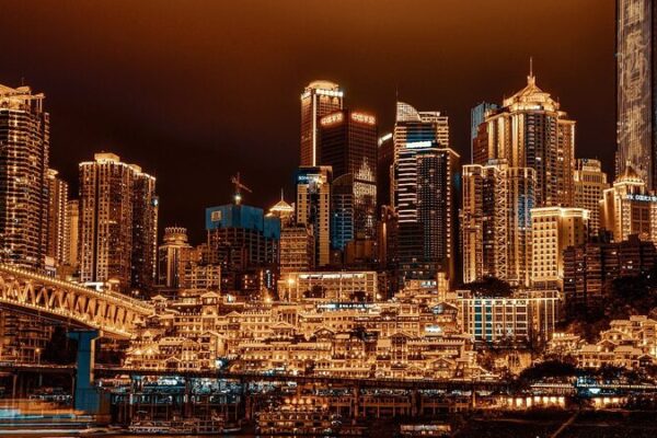 Experimenta_el_impresionante_paisaje_nocturno_del_horizonte_de_Chongqing__ video poster