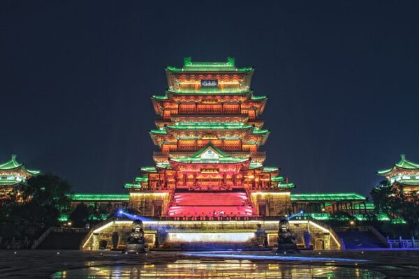 Experimenta_la_ma_gica_vista_nocturna_del_Pabello_n_del_Pri_ncipe_Teng_en_Nanchang video poster