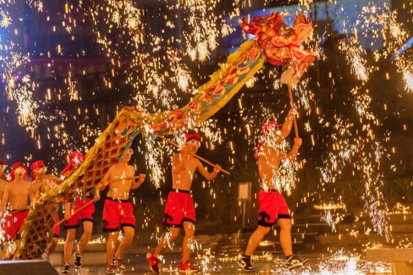 Experimenta_la_magia_del_Baile_del_Drago_n_de_Tongliang_este_An_o_del_Drago_n