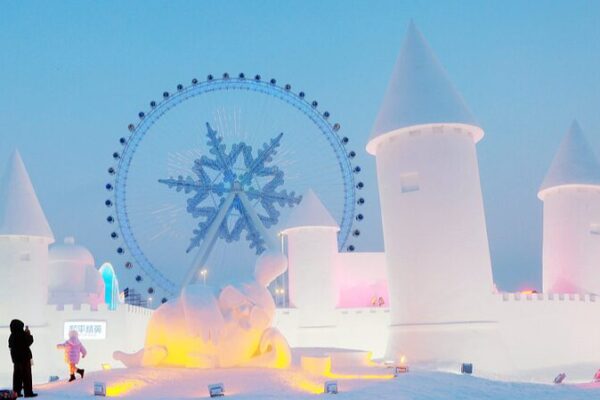 ¡Experimenta la magia del Mundo de Hielo y Nieve de Harbin! _Experimenta_la_magia_del_Mundo_de_Hielo_y_Nieve_de_Harbin_ video poster