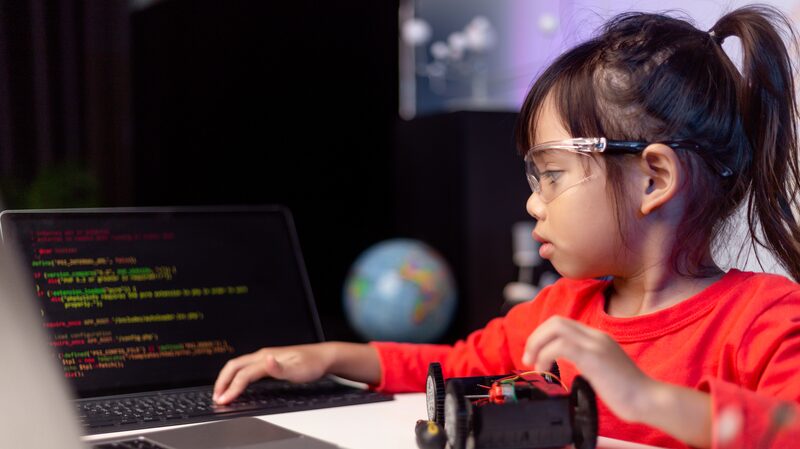Experto_dice_que_la_IA_redefinira__la_ensen_anza___Son_los_robots_los_nuevos_educadores______