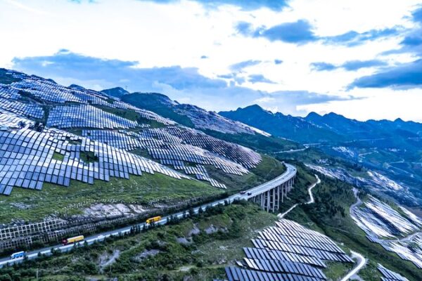 Expertos_critican_las_restricciones_de_la_UE_a_la_tecnologi_a_verde_de_China