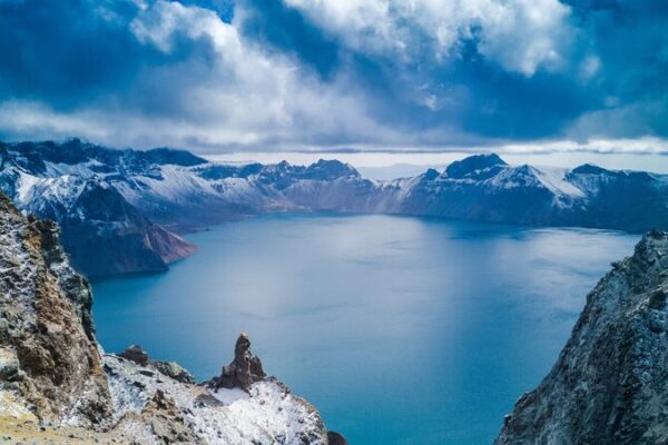 Expertos_se_reu_nen_en_la_Montan_a_Changbai_para_discutir_el_desarrollo_sostenible__