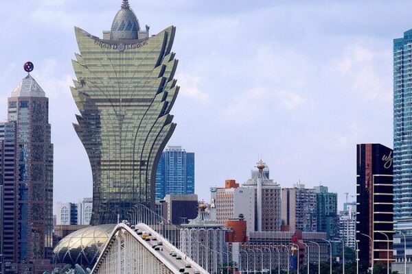 Explora Macao: Lugares Imperdibles para Comida, Moda y Diversión Explora_Macao__Lugares_Imperdibles_para_Comida__Moda_y_Diversio_n