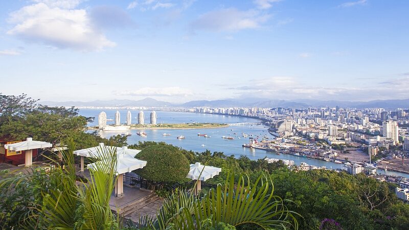 Explora_el_parai_so_de_Sanya_Bay__la_joya_tropical_de_China video poster