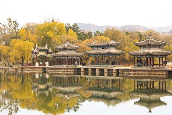 Explora_el_retiro_real_de_Chengde__un_viaje_por_el_jardi_n_imperial_ma_s_grande_de_China video poster