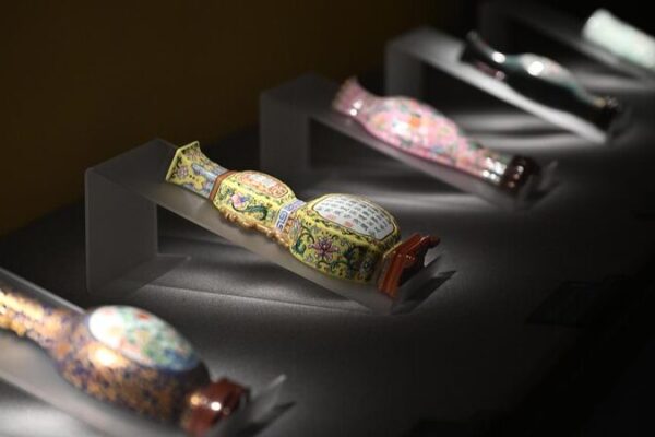 Explora tesoros de la dinastía Qing en la última exhibición de Shanghái 🎎 Explora_tesoros_de_la_dinasti_a_Qing_en_la_u_ltima_exhibicio_n_de_Shangha_i__