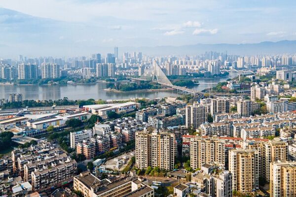 Explorando Fuzhou: La encantadora ciudad de los árboles de baniano en China Explorando_Fuzhou__La_encantadora_ciudad_de_los_a_rboles_de_baniano_en_China video poster