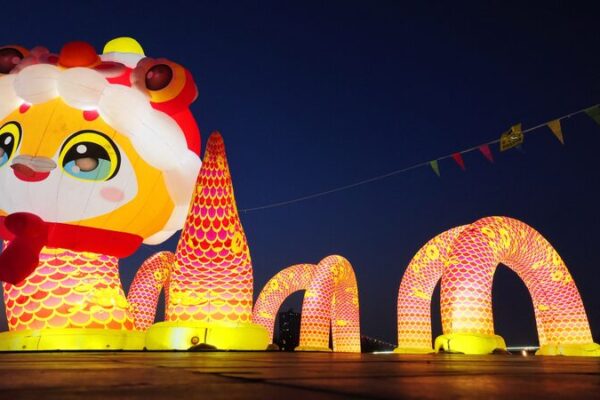 Faroles_de_Serpiente_Iluminan_la_Muralla_de_la_Ciudad_de_Nanjing_para_el_An_o_Nuevo_2025__