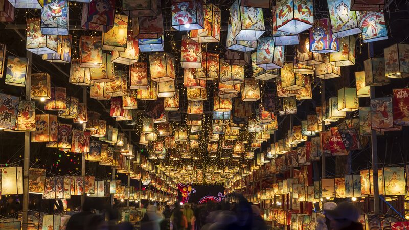 Feria_de_Linternas_Inmersiva_Ilumina_el_Parque_Jiangnan_de_Jilin