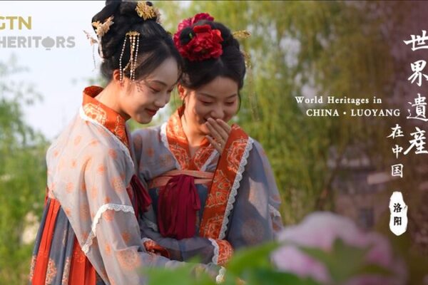 Festival_de_Peoni_as_de_Luoyang__El__Rey_de_las_Flores__en_Plena_Floracio_n__ video poster