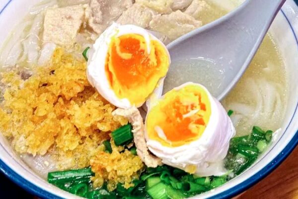 Fideos de Arroz Houâan: El Sabor de Hainan Que No Puedes Perderte đ Fideos_de_Arroz_Hou_an__El_Sabor_de_Hainan_Que_No_Puedes_Perderte__
