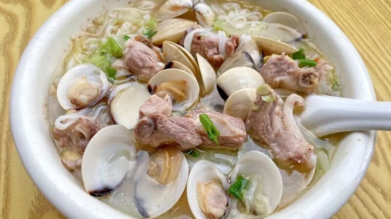 Fideos_de_arroz_de_Hainan_con_sopa_de_almejas___el_sabor_secreto_que_debes_probar_