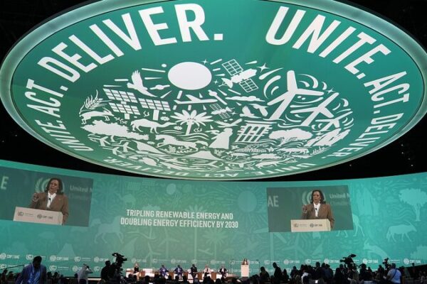 Finanzas Climáticas: Poner el Dinero Donde Más Cuenta para Salvar el Planeta 🌍 Finanzas_Clima_ticas__Poner_el_Dinero_Donde_Ma_s_Cuenta_para_Salvar_el_Planeta__