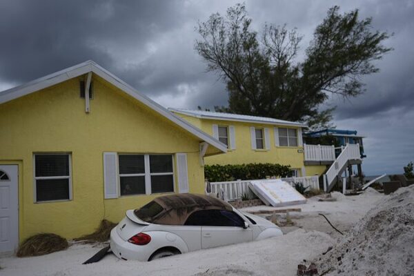 Florida_se_prepara_para_el_huraca_n_Milton_tras_el_mortal_Helene___ video poster