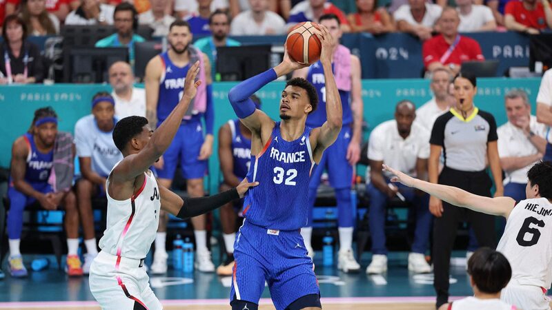 Francia_suda_fri_o_pero_vence_a_Japo_n_en_ba_squetbol_masculino_de_Pari_s_2024