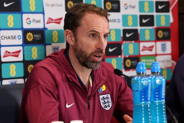 Gareth Southgate llama rumores sobre el Manchester United ‘completamente irrespetuosos’ 😤 Gareth_Southgate_llama_rumores_sobre_el_Manchester_United__completamente_irrespetuosos___