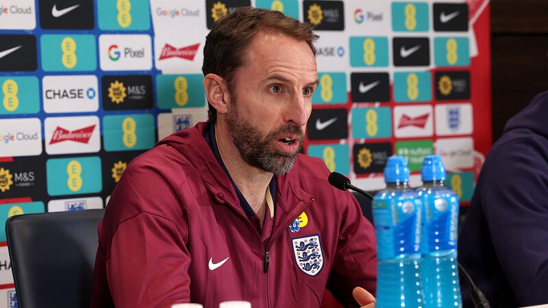 Gareth_Southgate_llama_rumores_sobre_el_Manchester_United__completamente_irrespetuosos___