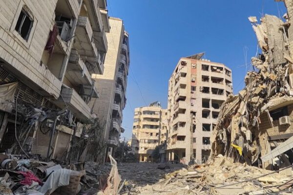 Gaza_en_Llamas__Docenas_de_Muertos_y_Esperanzas_de_Paz_en_Doha