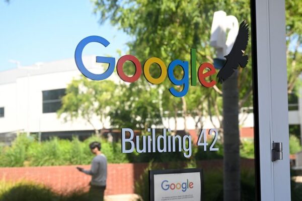 Google y Volkswagen lanzan asistente de IA en smartphone para conductores 🚗🤖 Google_y_Volkswagen_lanzan_asistente_de_IA_en_smartphone_para_conductores___