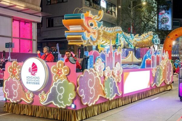 Gran_Desfile_de_Carrozas_Ilumina_Hong_Kong_para_el_An_o_del_Drago_n