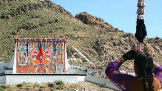 Gran_Exhibicio_n_del_Buda_en_el_Monasterio_Tashi_Lhunpo__Un_Festival_de_Fe_y_Prosperidad video poster
