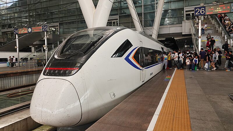Guangdong_establece_un_re_cord_con_600_millones_de_viajes_en_trenes_de_alta_velocidad_en_2024__
