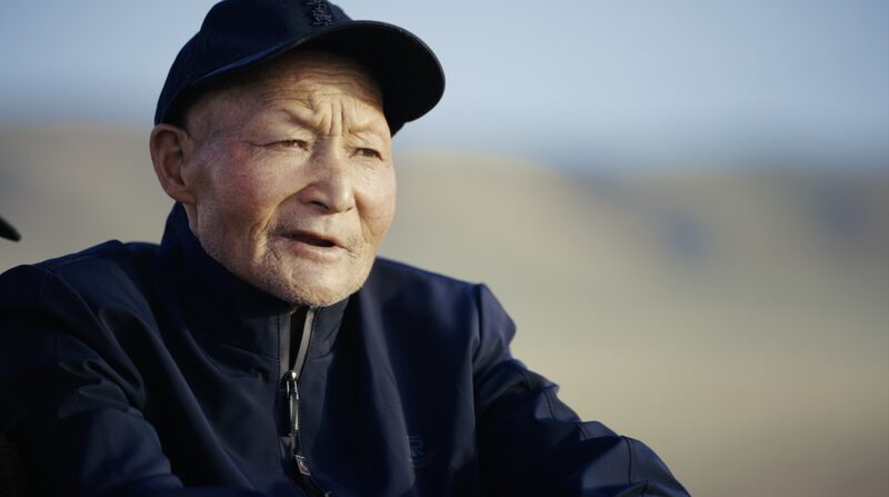 Guardia_fronterizo_de_83_an_os_entrega_la_antorcha_a_su_hija_en_Xinjiang