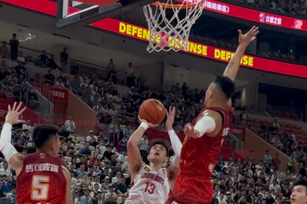 Guo Ailun brilla en su 500.º juego de la CBA, lidera a Guangzhou a la victoria 🎉🏀 Guo_Ailun_brilla_en_su_500_o_juego_de_la_CBA__lidera_a_Guangzhou_a_la_victoria___