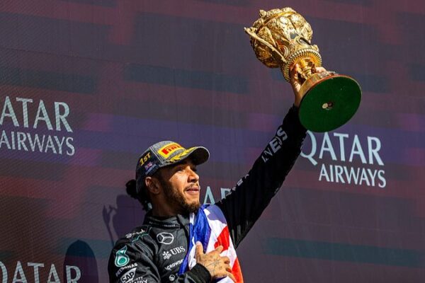 Hamilton_triunfa_en_el_Gran_Premio_de_Gran_Bretan_a__Primera_victoria_en_945_di_as