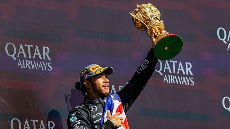 Hamilton_triunfa_en_el_Gran_Premio_de_Gran_Bretan_a__Primera_victoria_en_945_di_as