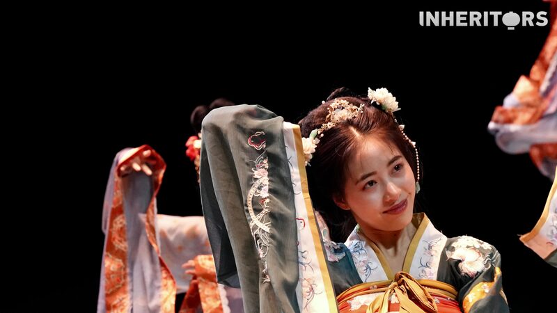 Hanfu_en_Movimiento__La_Juventud_de_Luoyang_Revive_el_Vestuario_Tradicional_a_Trave_s_del_Baile__