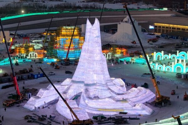 Harbin Ice and Snow World Casi Listo: ¡Un País de las Maravillas Invernal Te Espera ❄️ Harbin_Ice_and_Snow_World_Casi_Listo___Un_Pai_s_de_las_Maravillas_Invernal_Te_Espera___