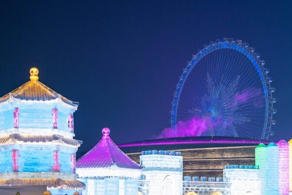 Harbin_Ice_and_Snow_World_asombra_con_increi_bles_esculturas_de_hielo video poster