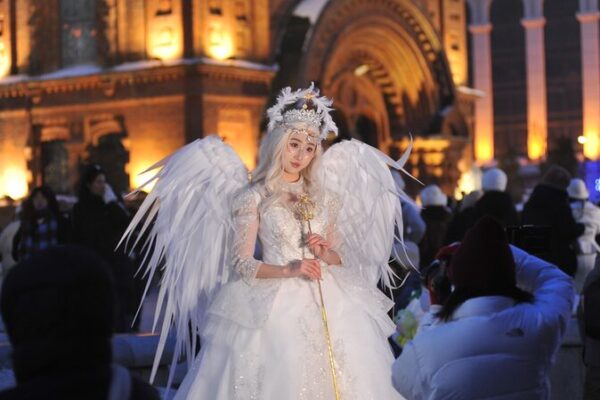 Harbin gana más de $800 millones mientras turistas acuden al paraíso invernal ❄️✨ Harbin_gana_ma_s_de__800_millones_mientras_turistas_acuden_al_parai_so_invernal____