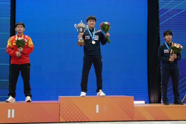 Harimoto Asegura la Victoria en el Campeonato Asiático de Tenis de Mesa 🏓🏆 Harimoto_Asegura_la_Victoria_en_el_Campeonato_Asia_tico_de_Tenis_de_Mesa___