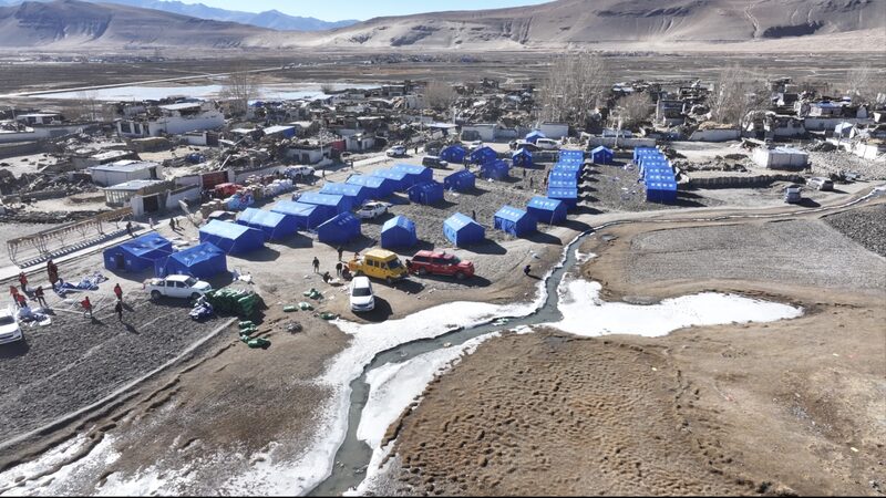 He_roes_en_Xizang__Trabajadores_de_Rescate_Ayudan_a_los_Locales_tras_Terremoto__ video poster