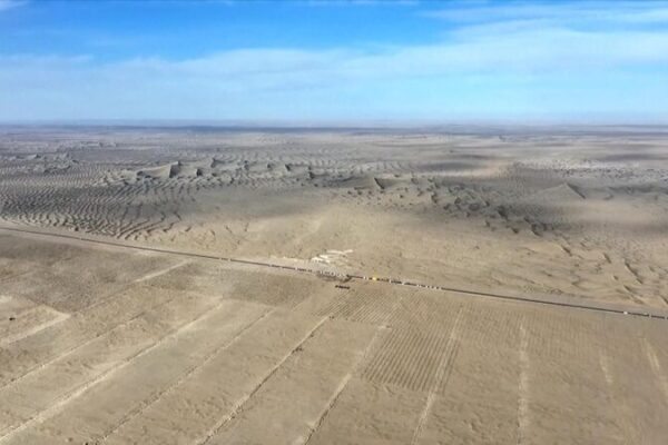 Hito Verde: El Desierto de Taklimakan Está Totalmente Rodeado por un Cinturón Verde Hito_Verde__El_Desierto_de_Taklimakan_Esta__Totalmente_Rodeado_por_un_Cinturo_n_Verde