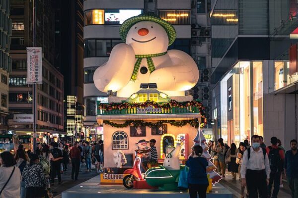 Hong Kong se transforma en un deslumbrante mundo navideño 🎄✨ Hong_Kong_se_transforma_en_un_deslumbrante_mundo_naviden_o___
