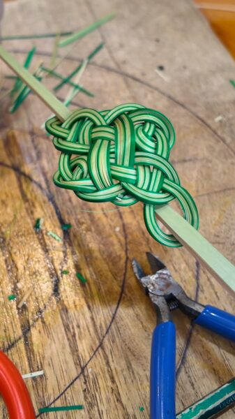 Horquillas_de_Bambu__Hechas_a_Mano__El_Accesorio_Atemporal_que_Estilo_Impone video poster